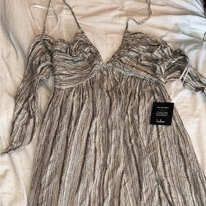 Never worn Lulus dress